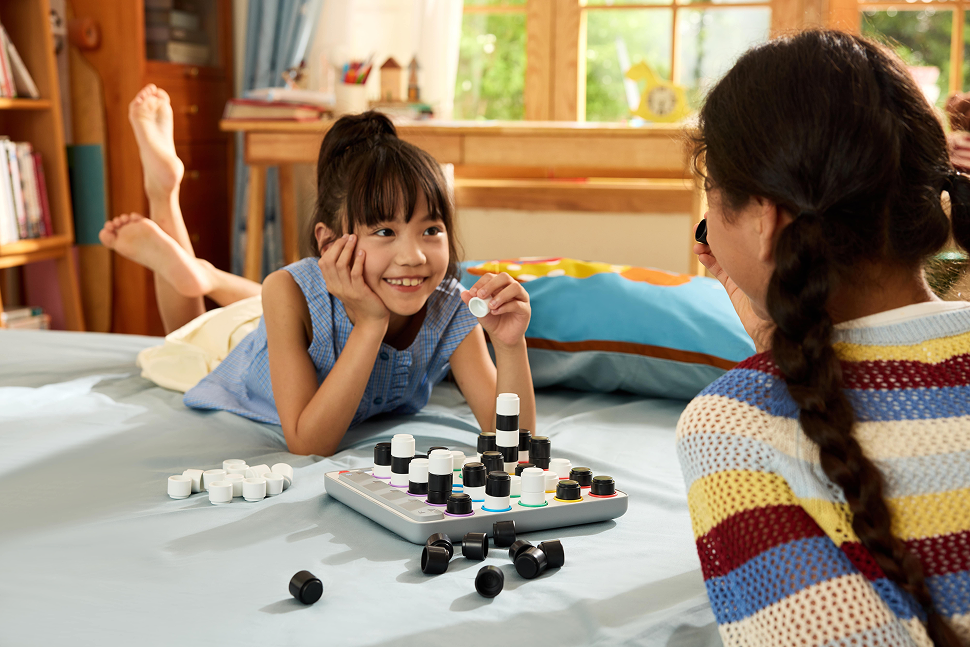 GiiKER Smart Connect 4 – Strategy Game for Kids 3+ | Build Logic, Planning & Focus with Screen-Free 3D Gameplay