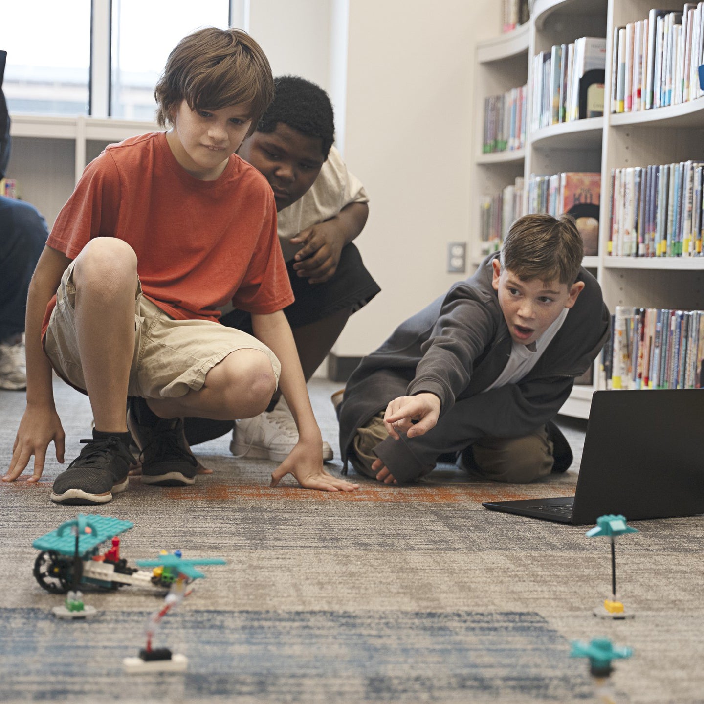 LEGO Education 45522 Computer Science & AI Kit for Age 11+ – TOYTAG