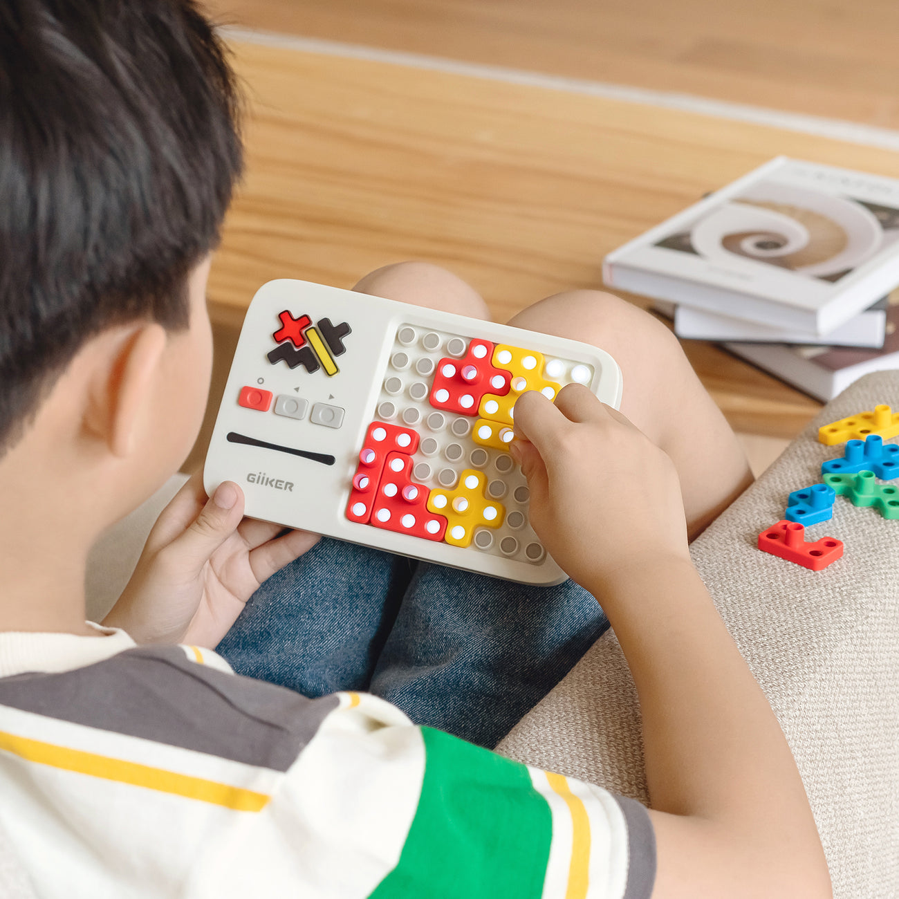GiiKER Super Blocks - A Patience and Logic Game for Children with Over 1000 Level Challenges