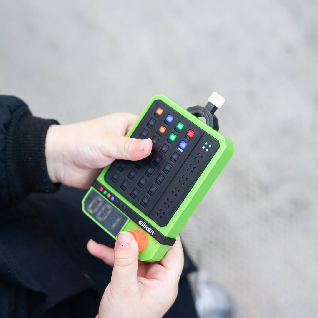 GiiKER Super Decoder - Innovative Code Breaking Game