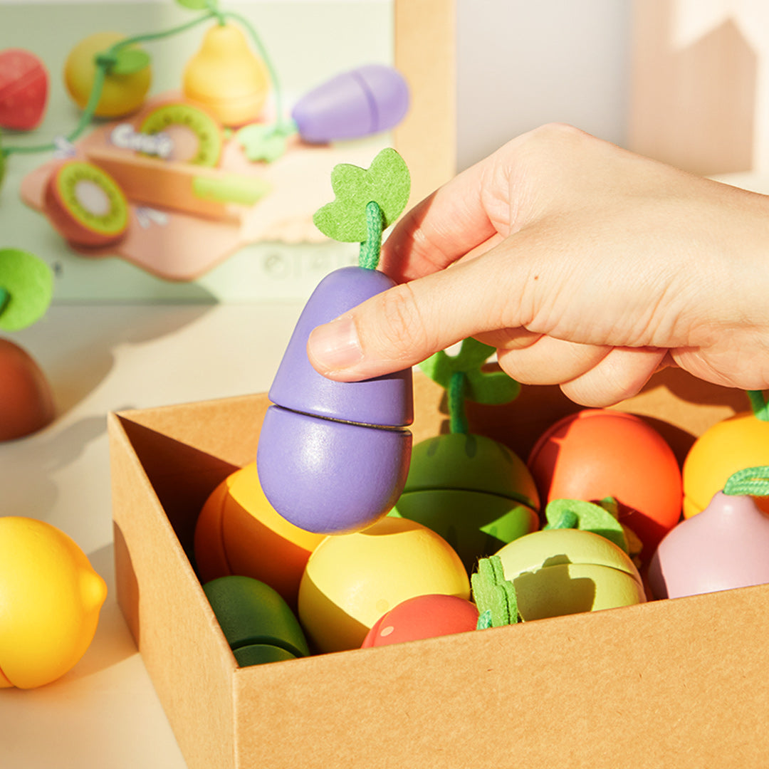 Fun Wooden Chopping Set: Delicious Fruits and Vegetables