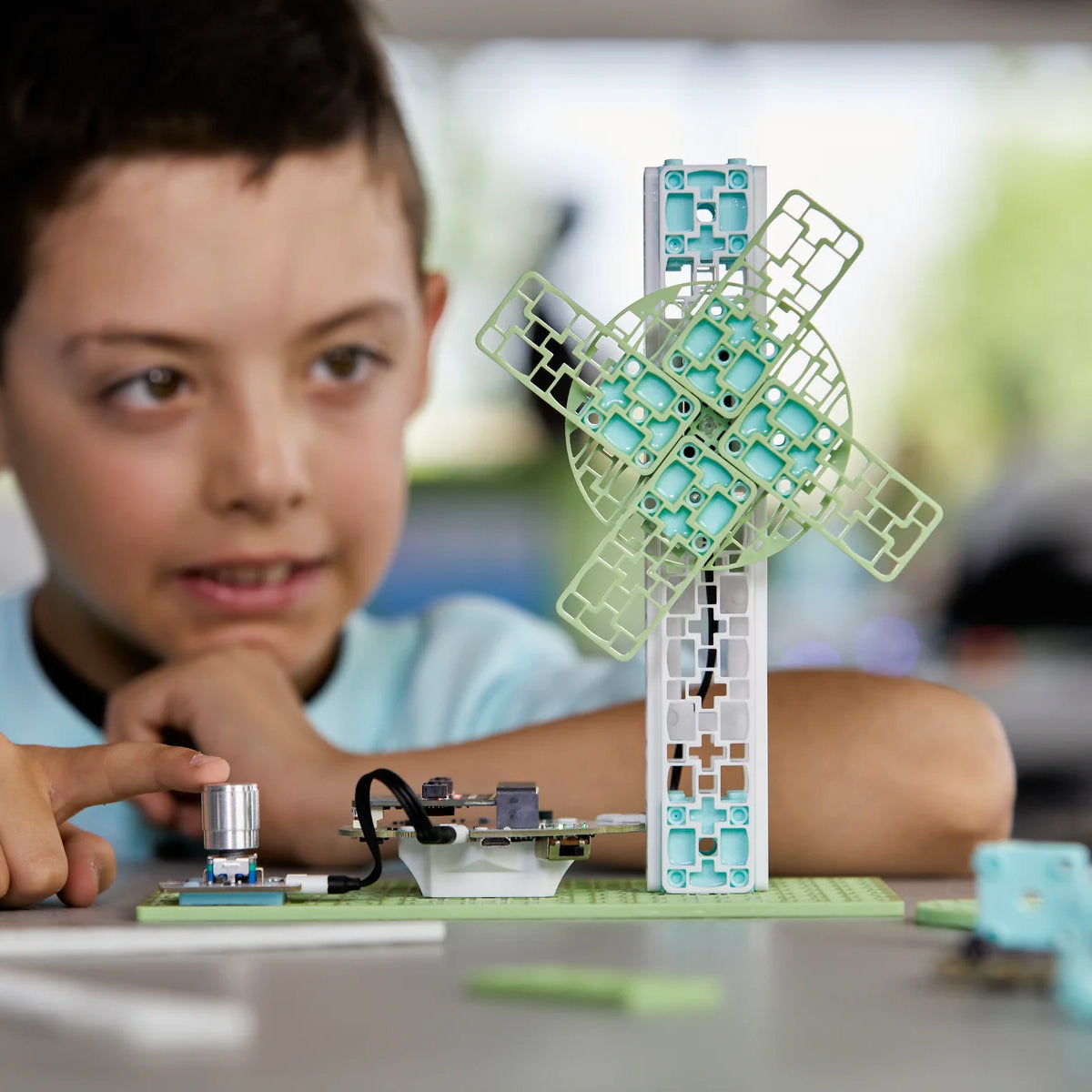 Forward Education Wind Turbine Kit