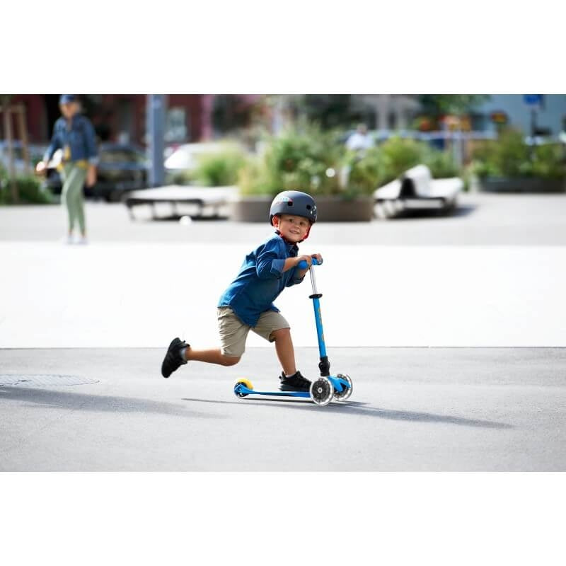 Micro Scooter Mini Deluxe Foldable LED – image 4