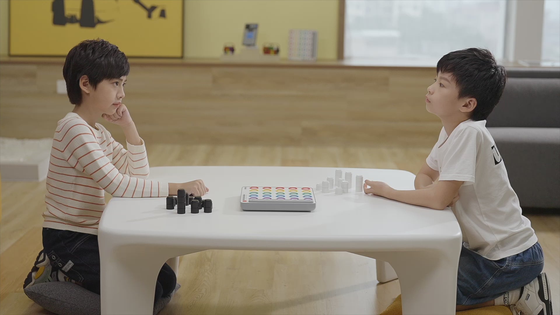 Load video: Giiker Smart Four Board Game Video