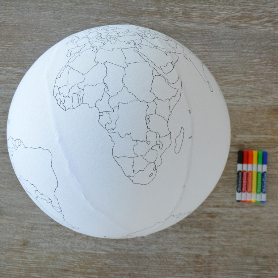 Colour the Earth - TOYTAG