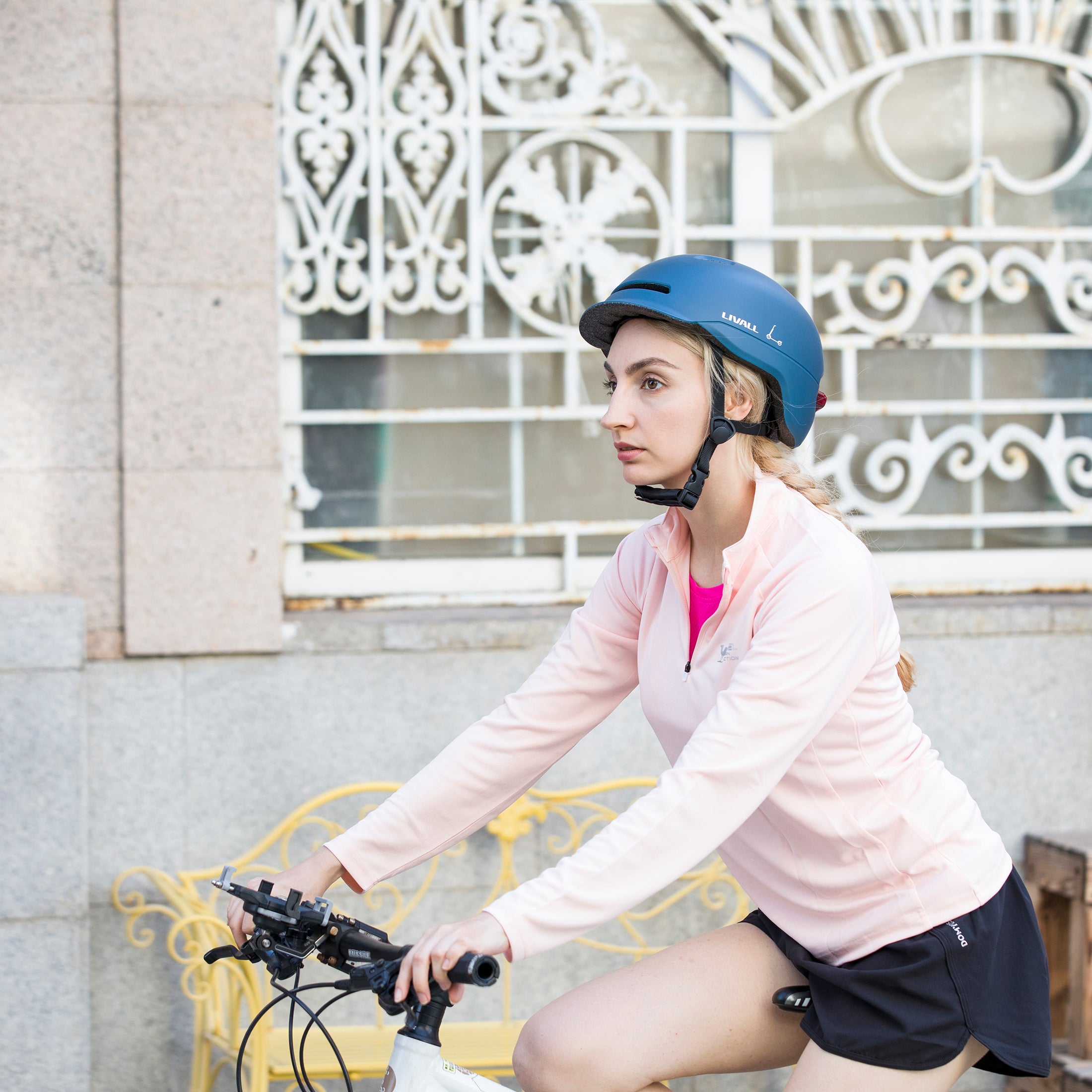 LIVALL Smart Commuter Helmet C20