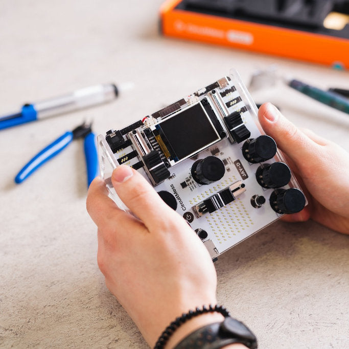 CircuitMess Jay-D - A build & code your own DJ mixtable