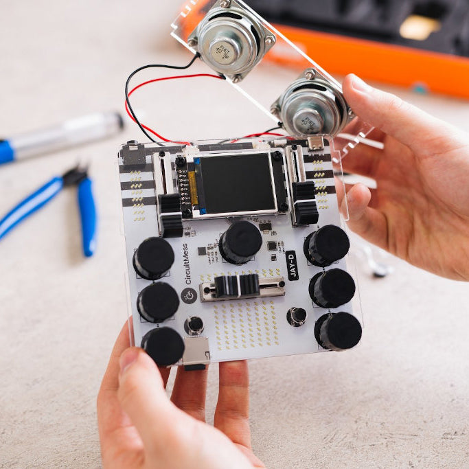 CircuitMess Jay-D - A build & code your own DJ mixtable